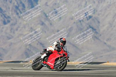 media/Dec-01-2025-Moto Forza (Mon) [[2daa91e15f]]/3-Beginner Group/Session 4 Turn 9/